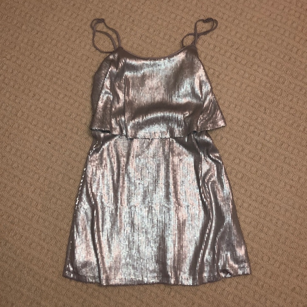 Sea quin dress in silver